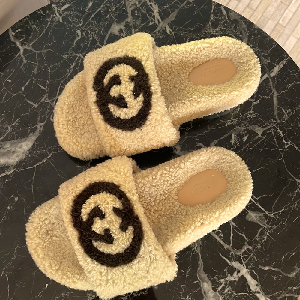 Gucci Slippers size 37